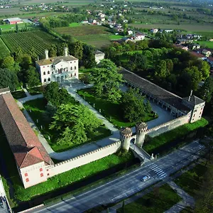 Castello Di Летний дом